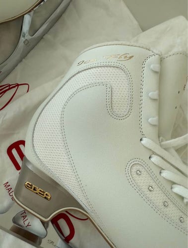 EDEA Ice Fly Figure Skates B Adult 10.5 + MK professional lite blades 10" (New)