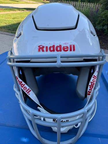 Large Youth Riddell SpeedFlex Helmet (Used)
