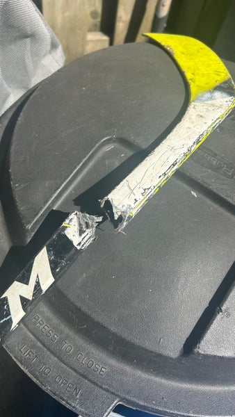 Youth CCM Right Handed Hockey Stick  (Used)