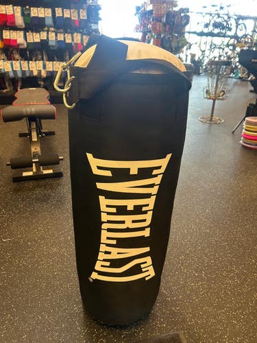 Used Everlast 45 LB Boxing Heavy Bag Black 40 lb 11339-S000191060