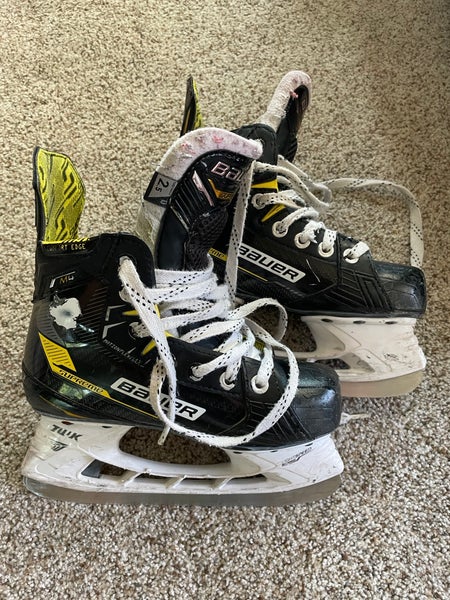 Bauer Supreme M4 Hockey Skates Size 2.5 (Used)