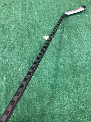 Junior Other Pro Blackout Hockey Stick Right Handed P28 (Used)