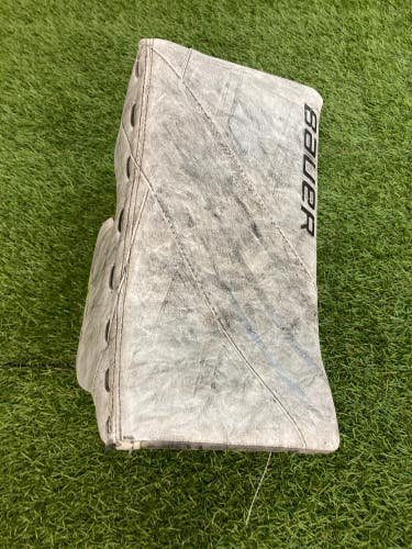White Intermediate Bauer Vapor 3X Goalie Gloves & Blockers Regular (Used)