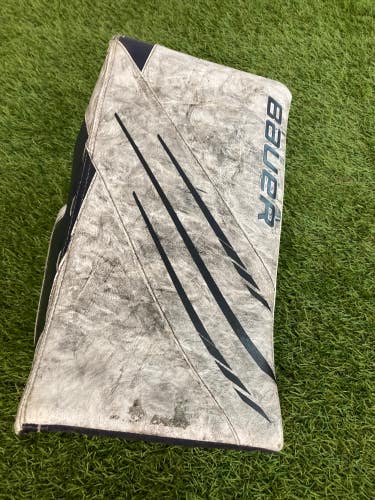 White Intermediate Bauer Vapor 3X Goalie Gloves & Blockers Regular (Used)