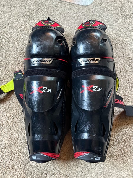 Senior Bauer Vapor X2.9 15" Shin Pads  (Used)
