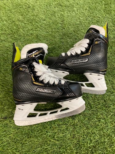 Youth Bauer Supreme S27 Hockey Skates Regular Width 12 (Used)