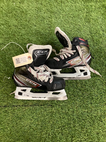 Junior CCM Jetspeed FT460 Hockey Goalie Skates Regular Width Size 1 (Used)