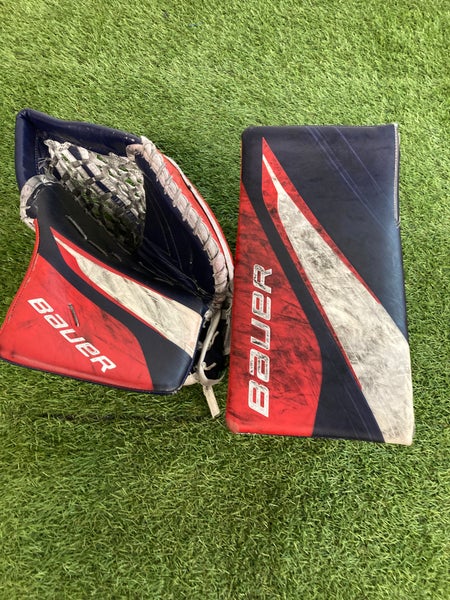 Blue Senior Bauer Vapor Hyperlite 2 Goalie Gloves & Blockers Regular (Used)