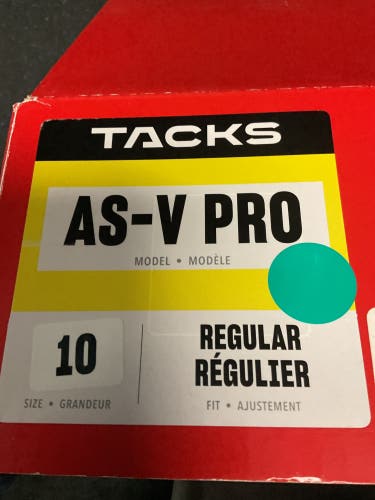 CCM AS-V Pro Hockey Skates Regular Width   10 (New)