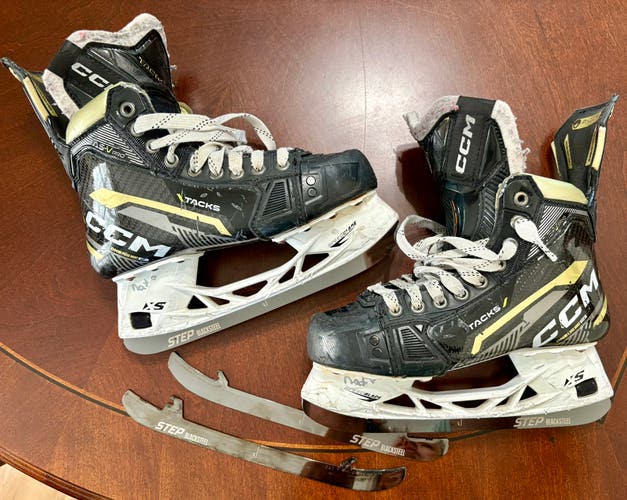 CCM AS-V Pro Hockey Skates Regular Width Pro Stock Size 5 (Used)