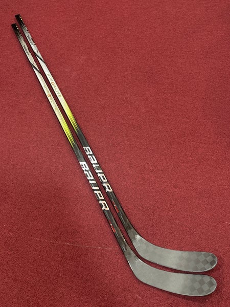 2 Pack Bauer Vapor Hyperlite 2 Left Hand P28 77 Pro Stock (New) Sticks Item#H1422