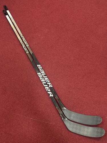 2 Pack Bauer Vapor Hyperlite Left Hand P28M 82 Pro Stock (New) Sticks Item#H118M