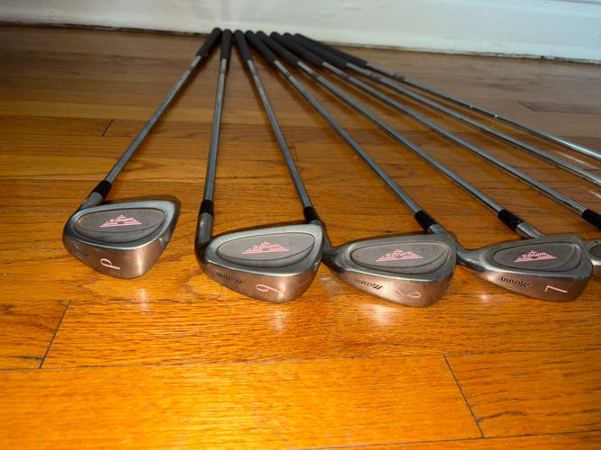 Ladies Mizuno Wings 11 Club Set Steel Shafts RH