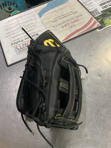 Used Wilson A950 BB/SB Glove RH Throw Black 14" 11614-S000217729