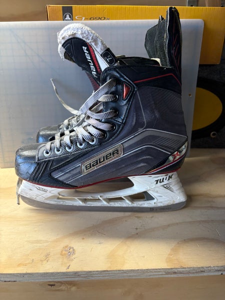 Bauer Hockey Skates Regular Width 7.5 (Used)