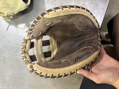 Mizuno (Used) Brown Right Hand Throw 34" Baseball Glove