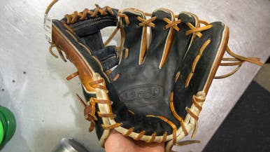 Used Wilson A2000 1788 BB/SB Glove RH Throw Brown 11 1/4" 11605-S000201575