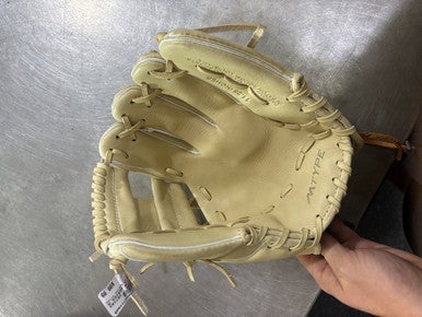 Marucci (Used) Right Hand Throw 11.25" Baseball Glove