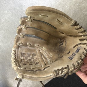 Used Wilson A 2000 BB/SB Glove RH Throw Tan 12" 11605-S000202614
