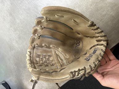 Used Wilson A 2000 BB/SB Glove RH Throw Tan 12" 11605-S000202614