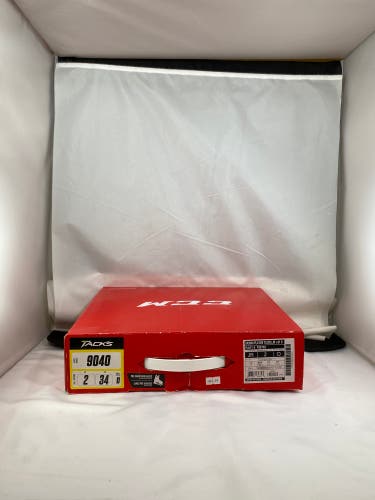 CCM Tacks 9040 Hockey Skates Size 2 (New)