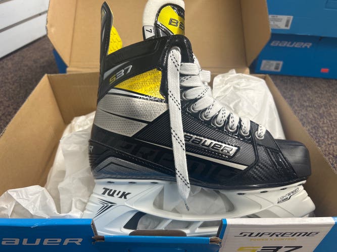 Bauer Supreme S37 Hockey Skates Regular Width 7 (New)