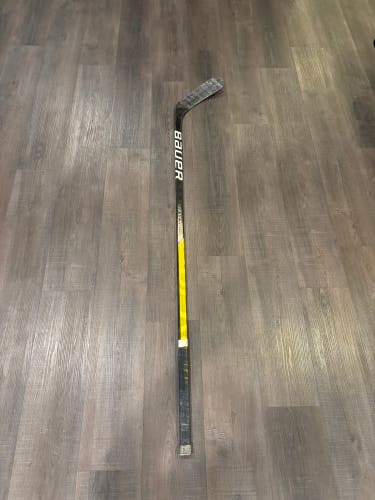 Intermediate Bauer Supreme 3S Pro Right Handed Hockey Stick P92M (Used)
