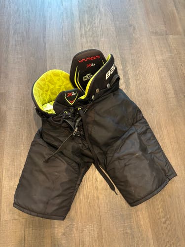 Large Junior Bauer Vapor X2.9 Hockey Pants (Used)