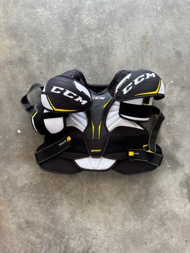 Senior XL CCM Tacks 9040 Shoulder Pads (Used)