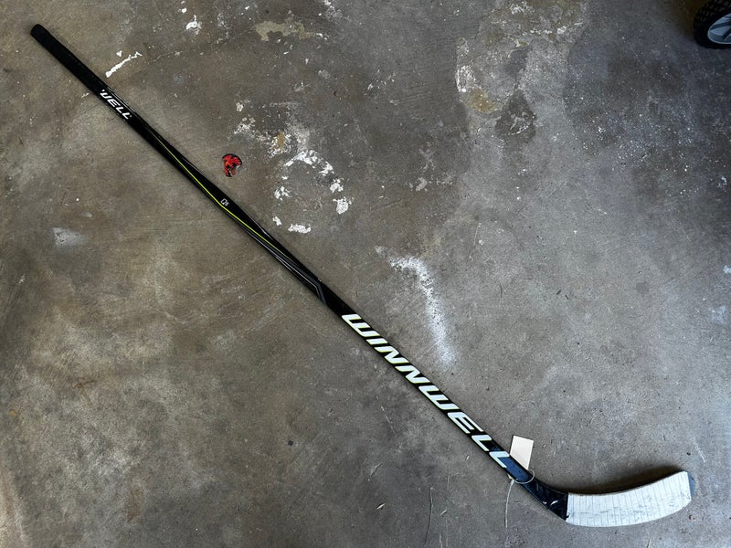 Senior Winnwell Q5 Hockey Stick Right Handed 85 FLEX P119 (Used)