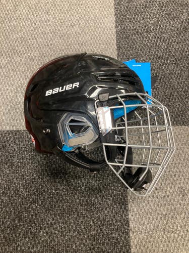 Large Bauer Re-akt 65 Helmet (New)