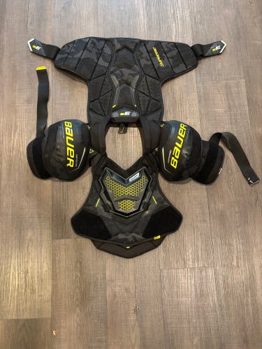 Senior Medium Bauer Supreme 3S Shoulder Pads (Used)