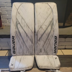Large Bauer Vapor X5 Pro Goalie Leg Pads (Used)