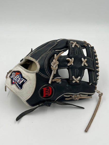 D-BAT Sports 11” infield baseball glove