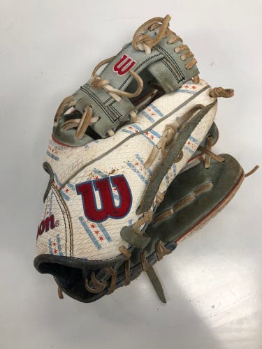 Wilson RH Infield A2000 Baseball Glove 11.5" (Used)