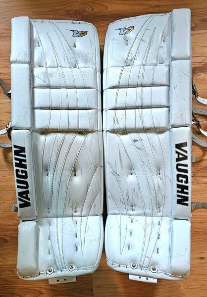 30" Vaughn Velocity V7 XF Goalie Leg Pads (Used)