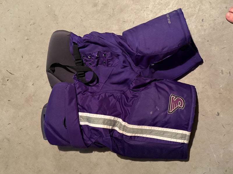 Medium Senior Bauer Hockey Pants (Used)
