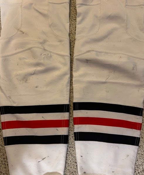 White Chicago Blackhawks Reebok / CCM White Unisex Large and XL Adult Reebok Pro Stock Socks  Used
