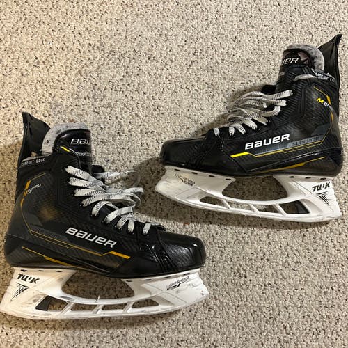 2022 Bauer Supreme M5 Pro Hockey Skates 8.5 Fit 2 Very Good Used