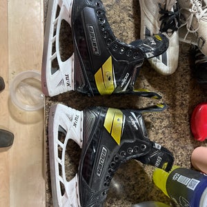 Bauer Supreme Comp Hockey Skates Extra Wide Width  8 (Used)