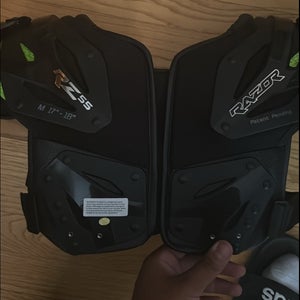 Medium Gear Pro Tec Razor Shoulder Pads (brand New)