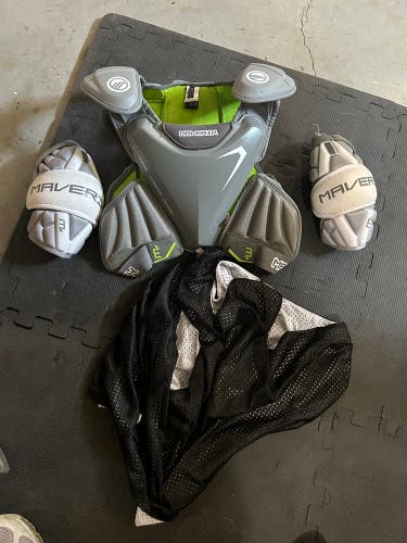 Adult Medium/Large Maverik MX Shoulder Pads (Used)