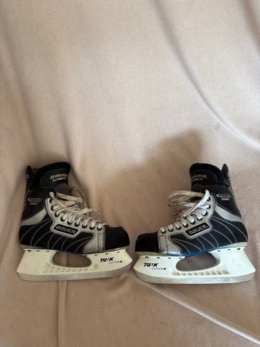 Bauer Supreme 2090 Hockey Skates Regular Width 7 (Used)