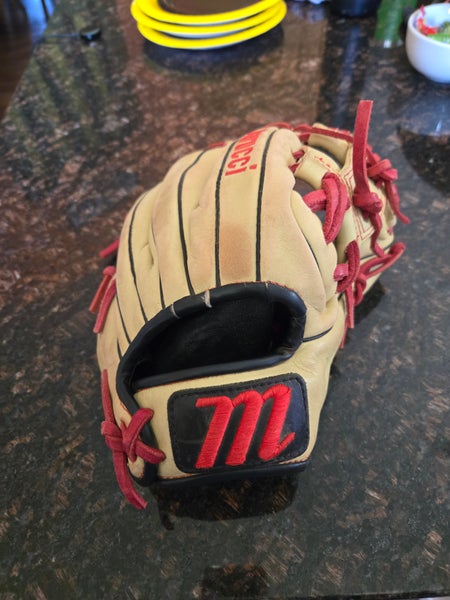 Marucci RH Infield Oxbow Baseball Glove 11.5" New Laces 3 months ago (Used)