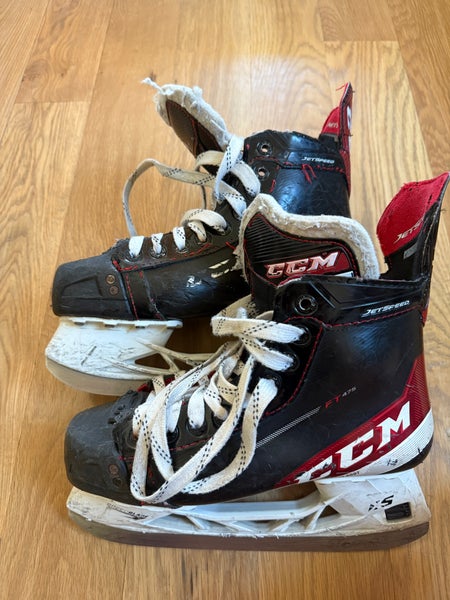 CCM Hockey Skates Regular Width  Size 5 (Used)
