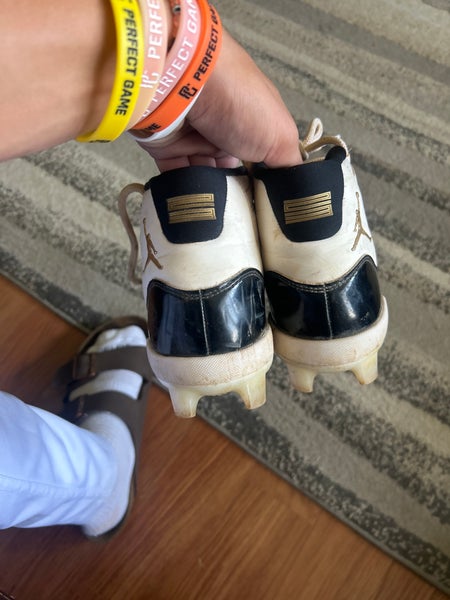 White Men's Size M 10.0 (W 11.0) Adult Air Jordan High Top Molded Cleats (Used)