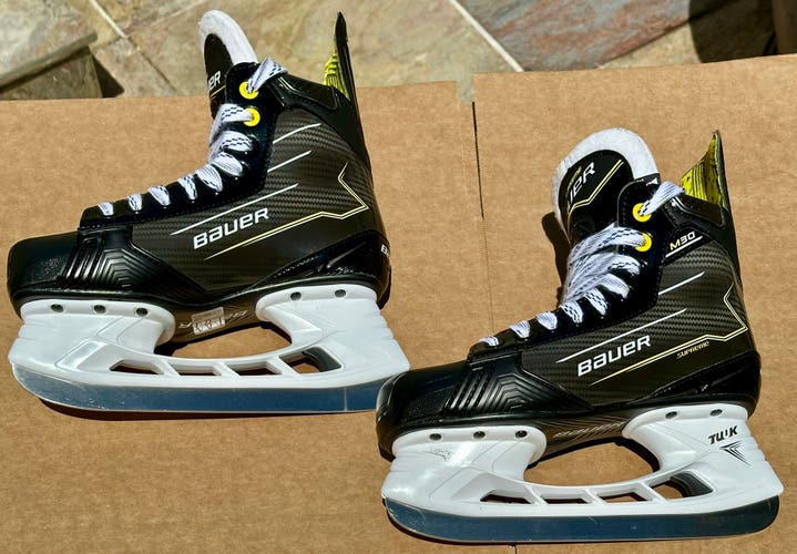 Intermediate Bauer Supreme Hockey Skates