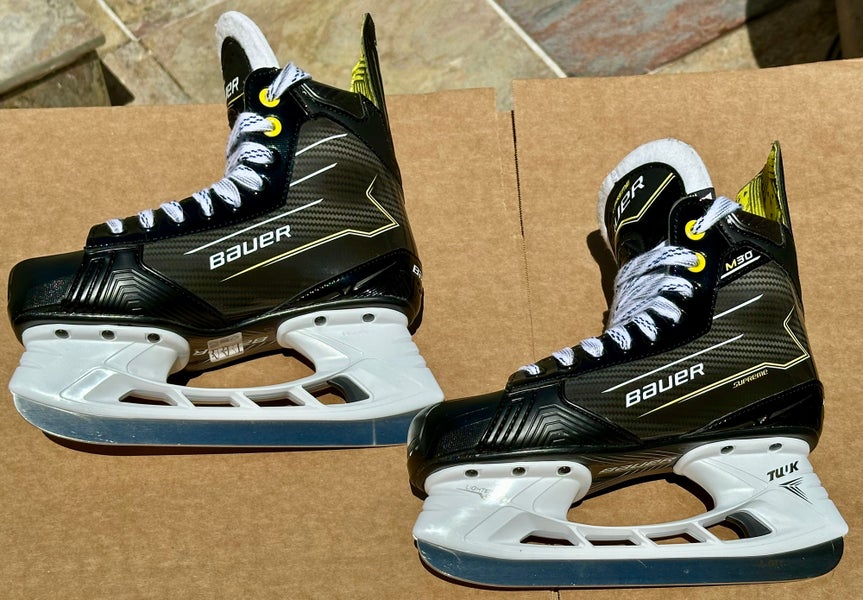 Intermediate Bauer Supreme Hockey Skates