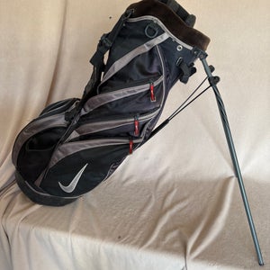 Unisex Nike Bag (Used)