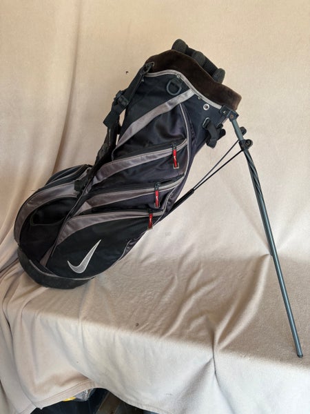 Unisex Nike Bag (Used)